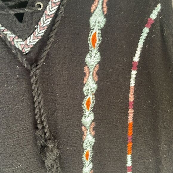 Nice cool casual summer dress by Jessica Simpson - Picture 2 of 4